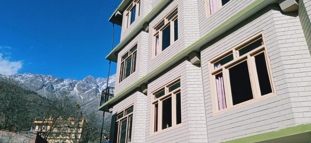 Hotel Mahima Sāngla Exteriér fotografie