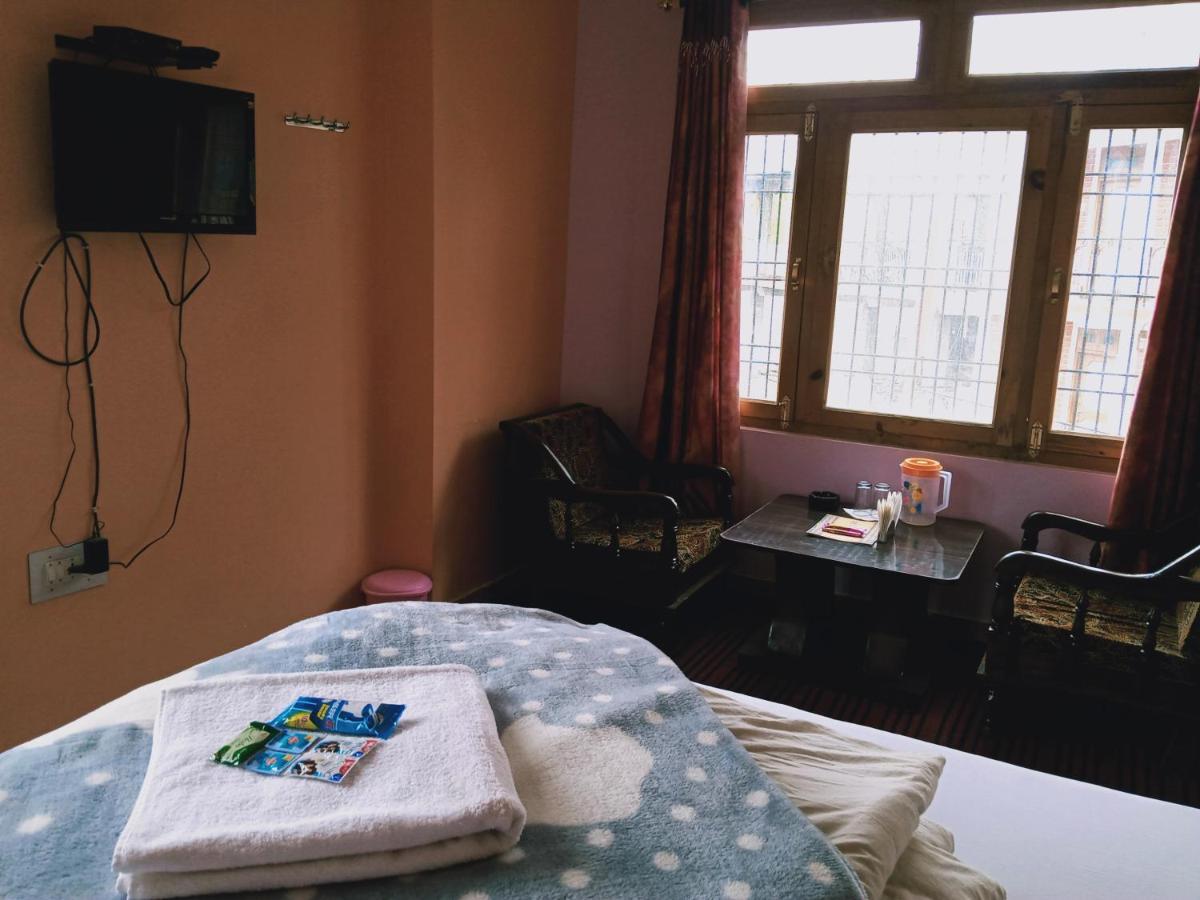 Hotel Mahima Sāngla Exteriér fotografie